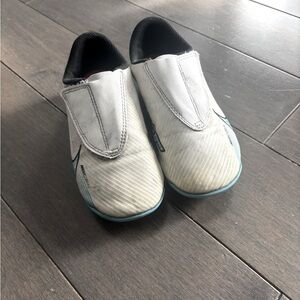 Nike Jr White Mercurial Vapor 15 Club Youth Size
12.5C Low Top Soccer Cleats